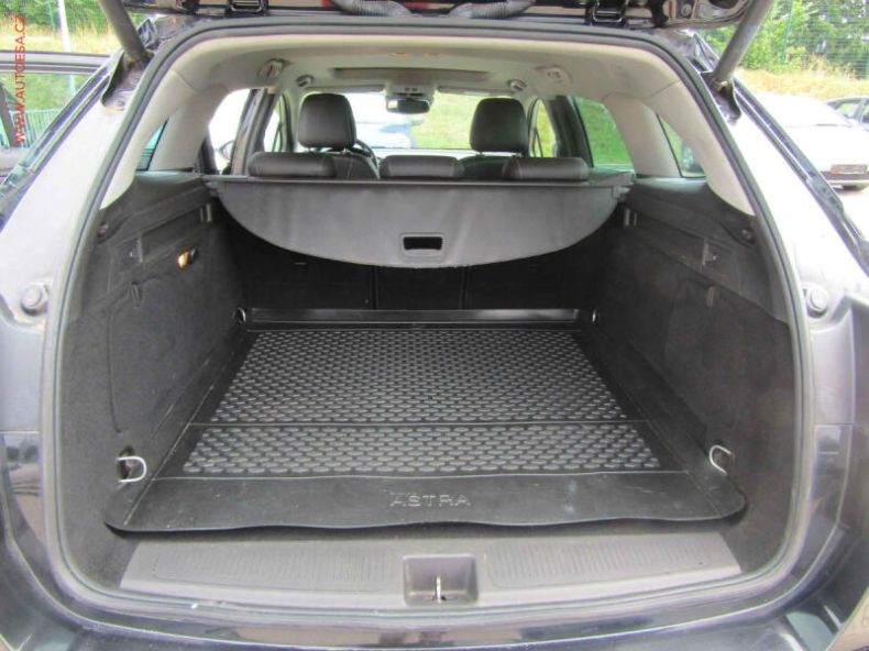 Opel Astra - hlavní fotka
