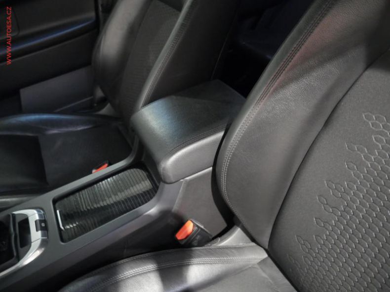 Land Rover Discovery - hlavní fotka