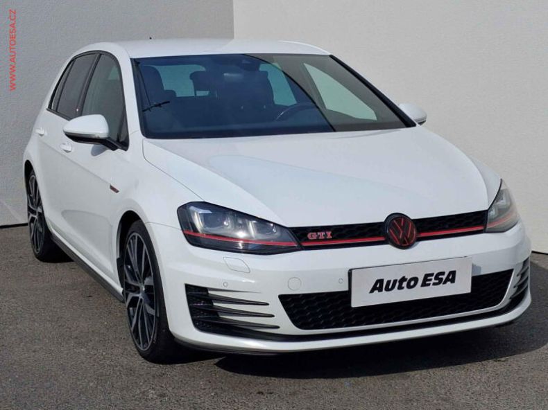 Volkswagen Golf - hlavní fotka