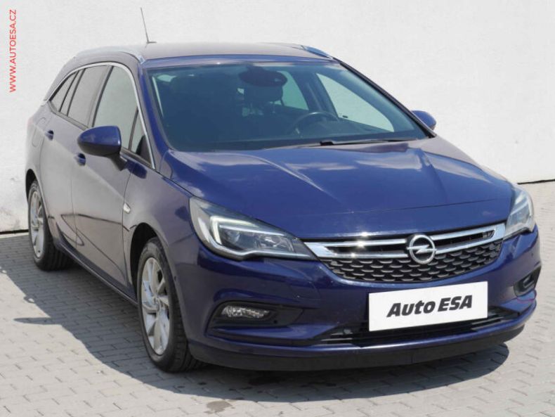 Opel Astra - hlavní foto
