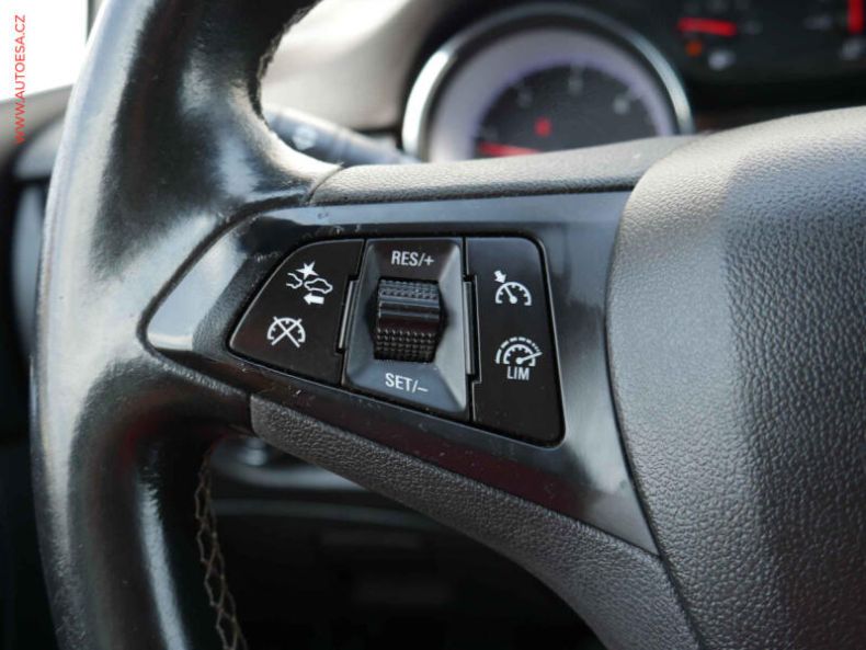 Opel Astra - hlavní fotka