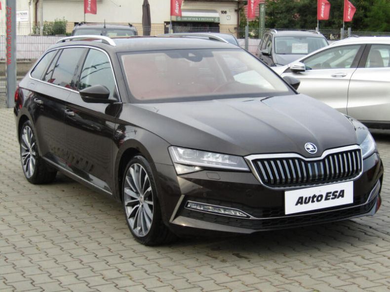 Škoda Superb - hlavní foto