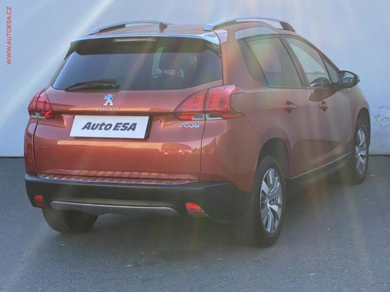 Peugeot 2008 - hlavní fotka