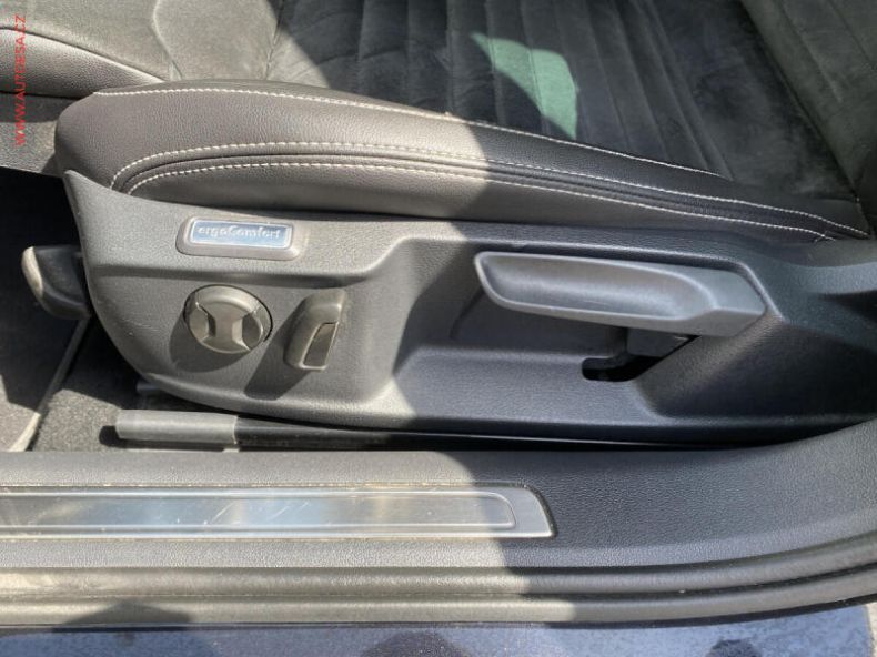 Volkswagen Passat - hlavní fotka