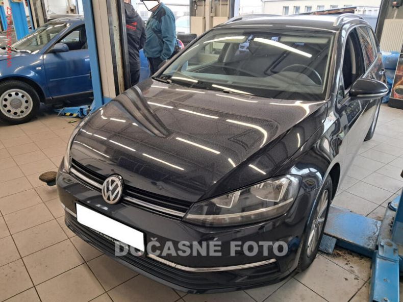 Volkswagen Golf - hlavní foto