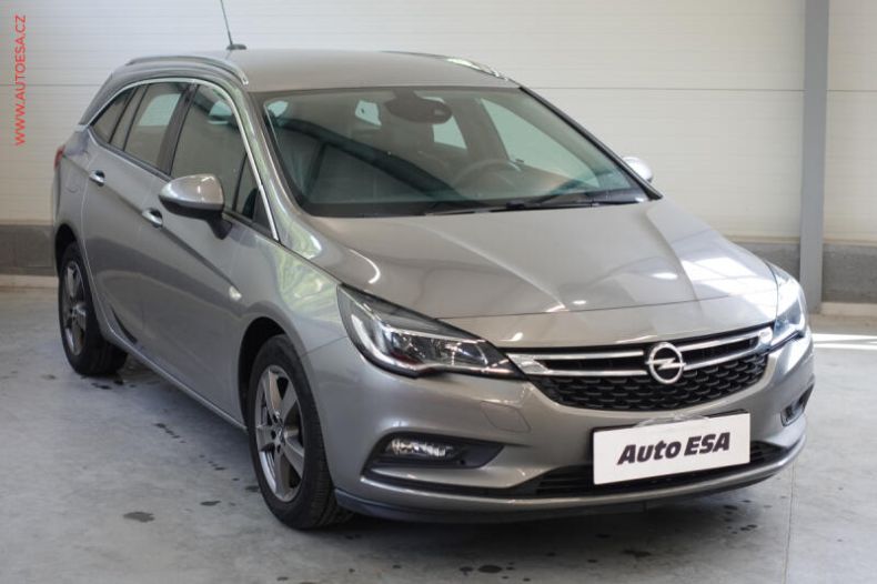 Opel Astra - hlavní foto