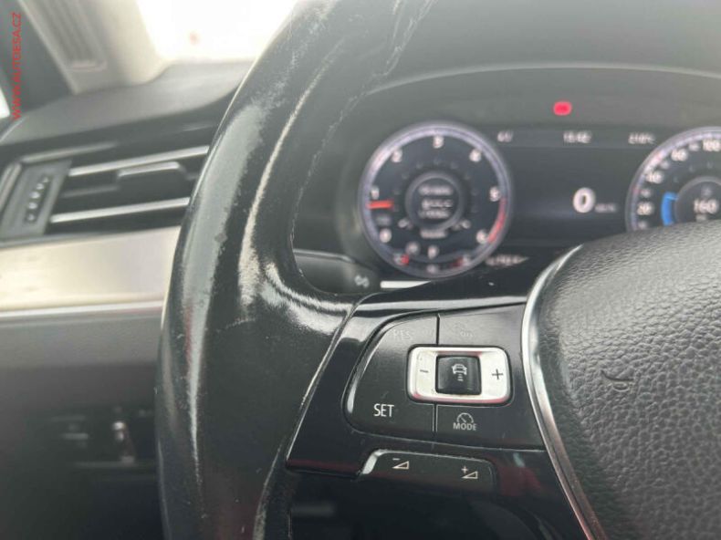 Volkswagen Passat - hlavní fotka