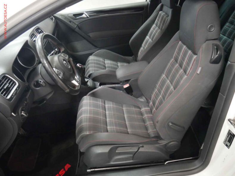 Volkswagen Golf - hlavní fotka