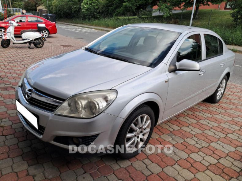 Opel Astra - hlavní fotka inzerátu