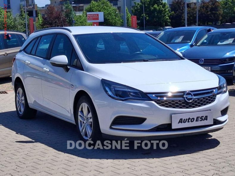 Opel Astra - hlavní foto