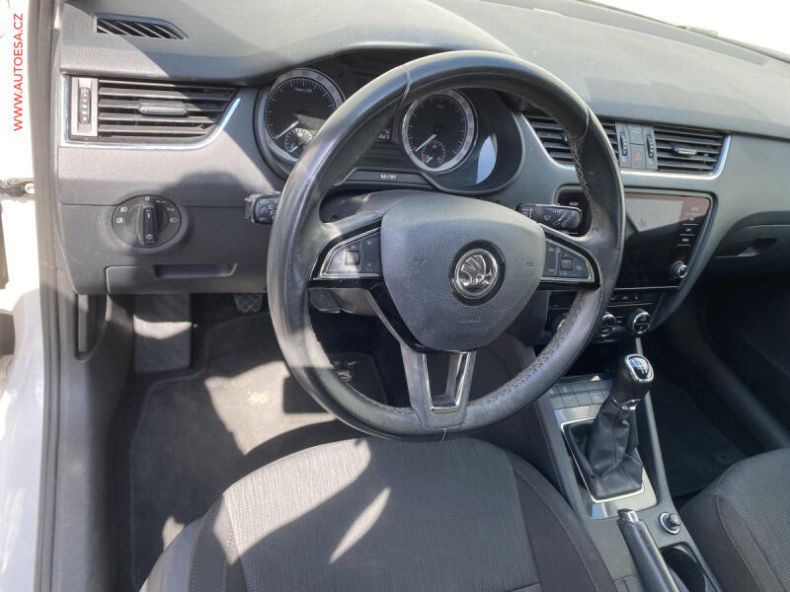 Škoda Octavia - hlavní fotka