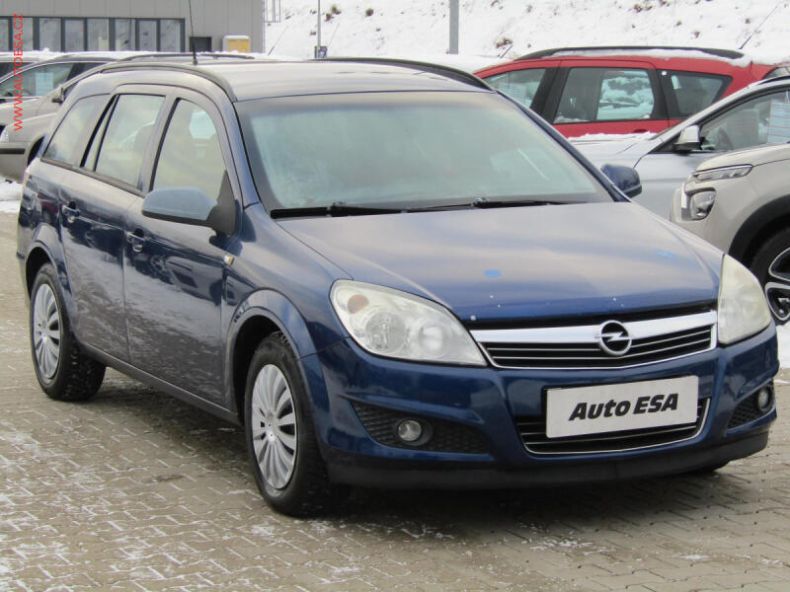 Opel Astra - hlavní foto