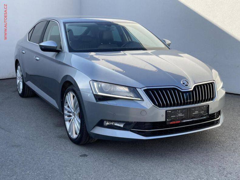 Škoda Superb - hlavní foto