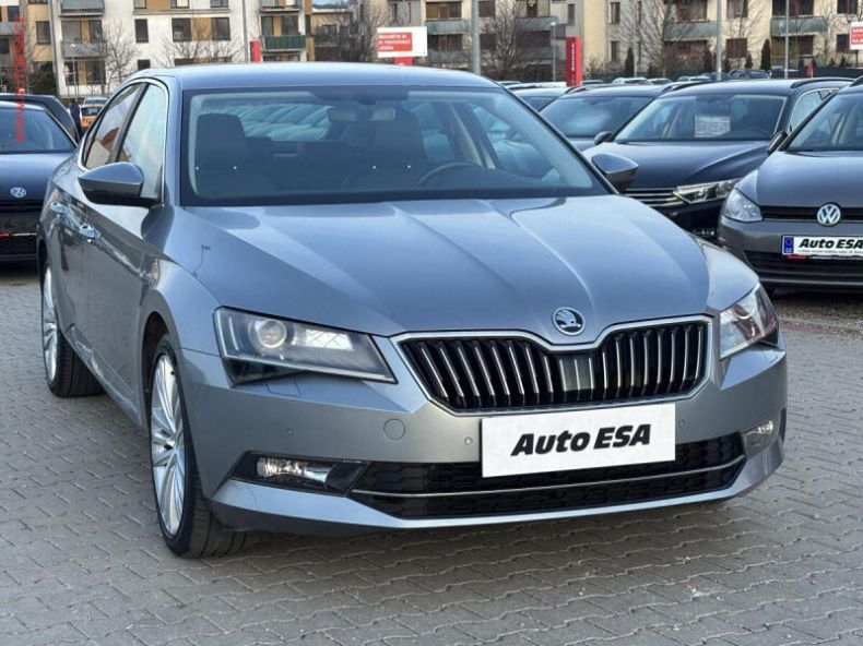 Škoda Superb - hlavní foto