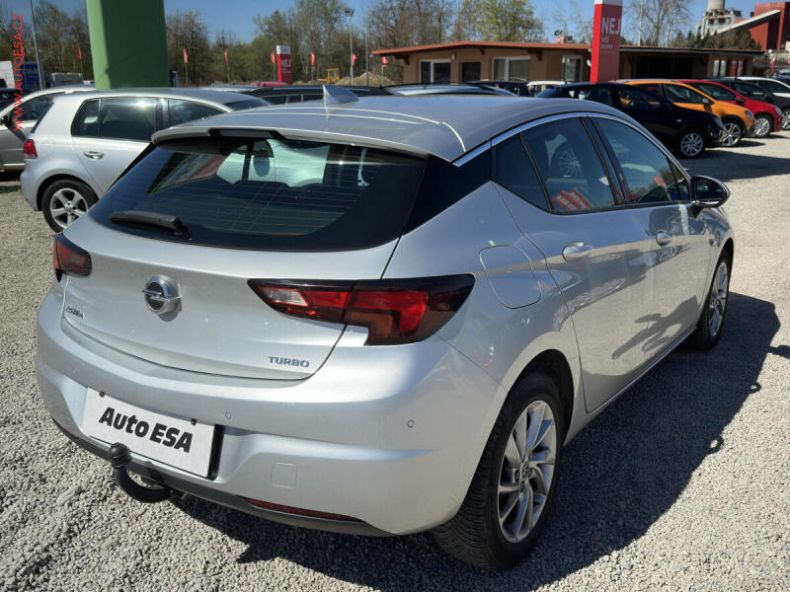 Opel Astra - hlavní fotka