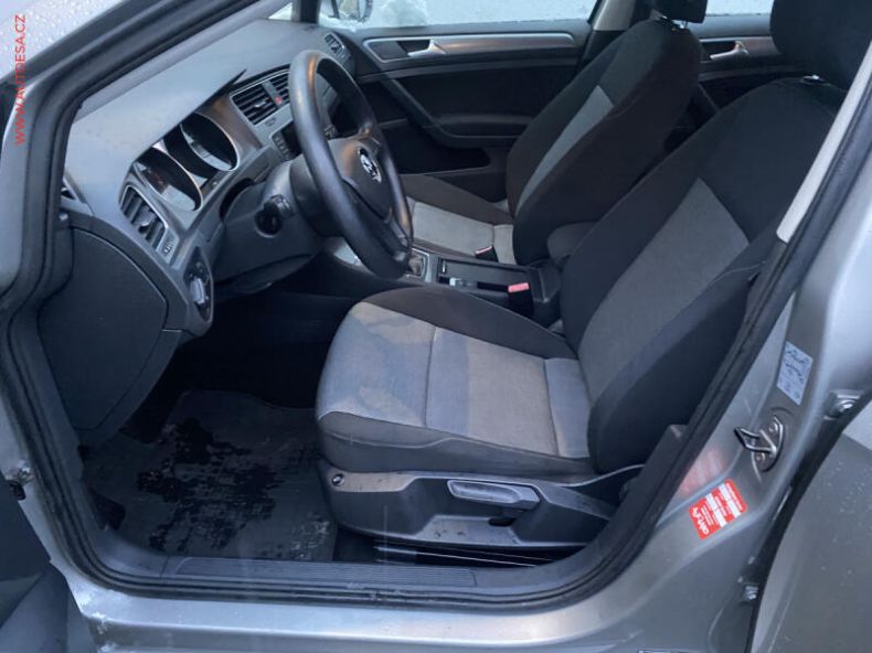 Volkswagen Golf - hlavní fotka