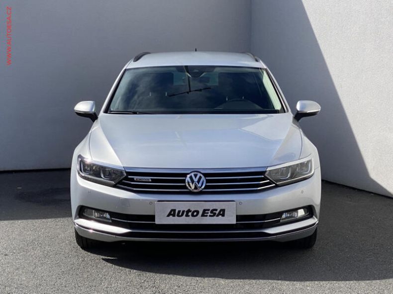 Volkswagen Passat - hlavní fotka