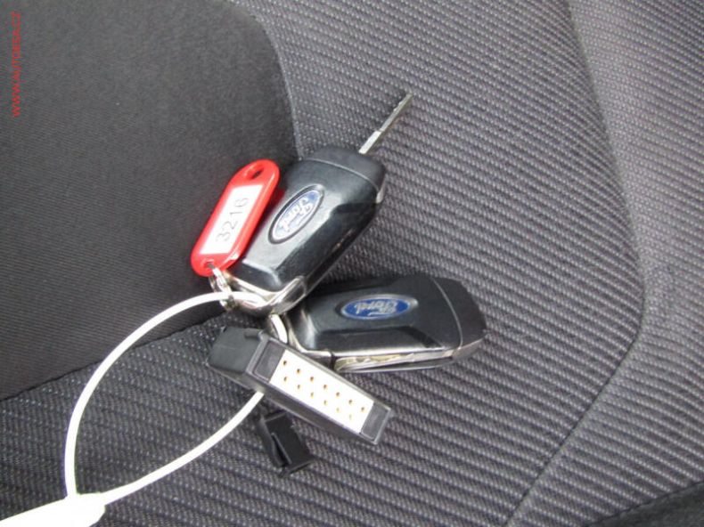 Ford Mondeo - hlavní fotka