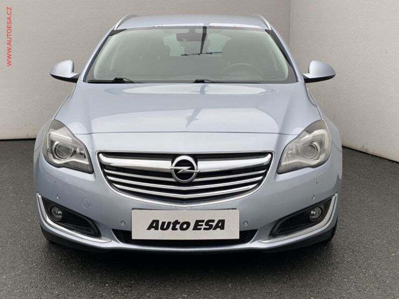 Opel Insignia - hlavní fotka