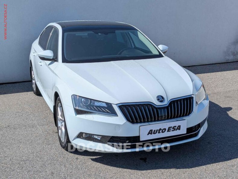 Škoda Superb - hlavní foto