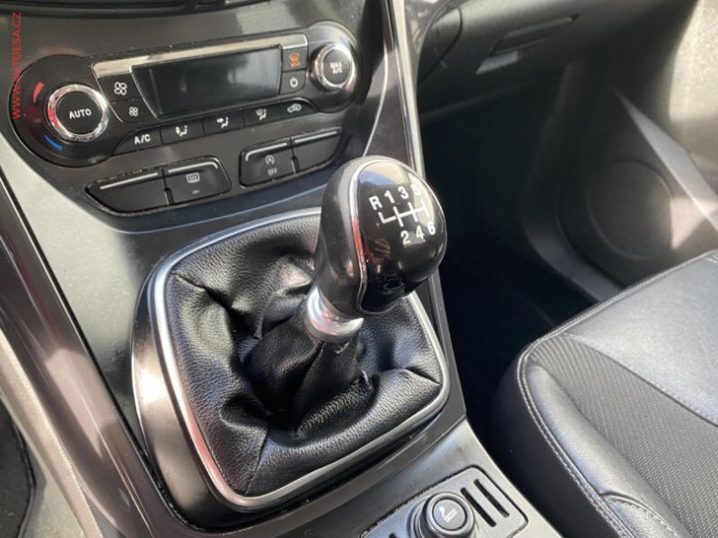 Ford Kuga - hlavní fotka