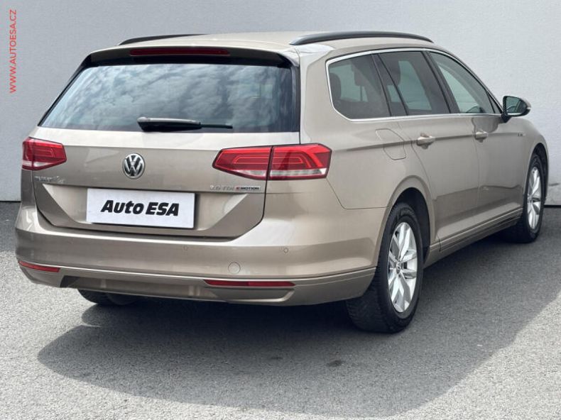 Volkswagen Passat - hlavní fotka