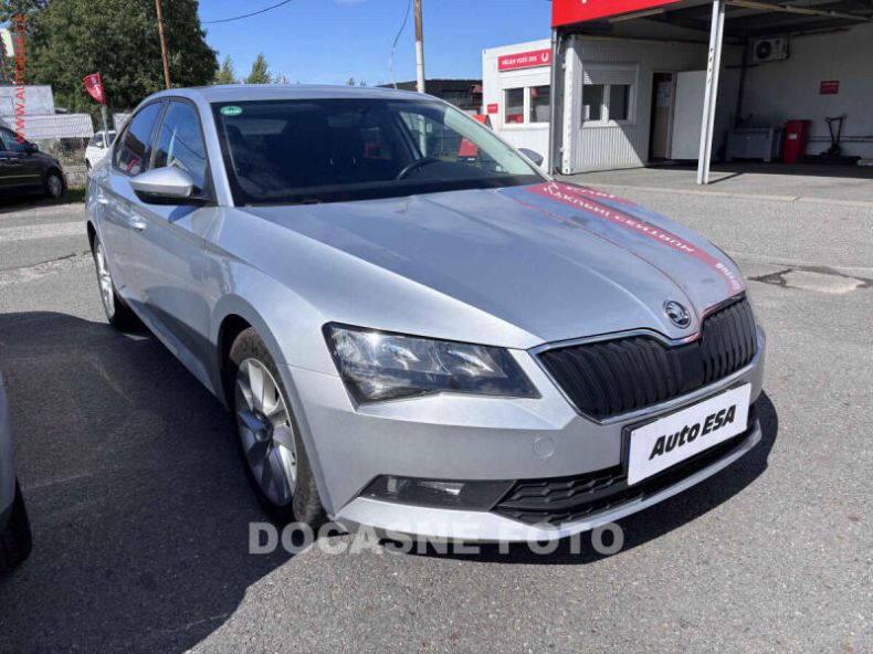 Škoda Superb - hlavní foto