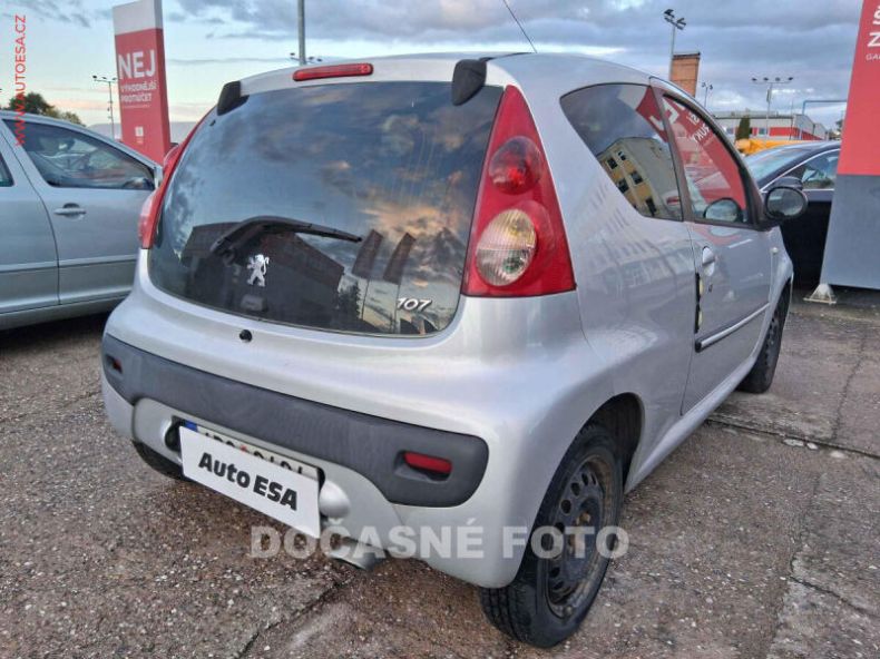 Peugeot 107 - hlavní fotka