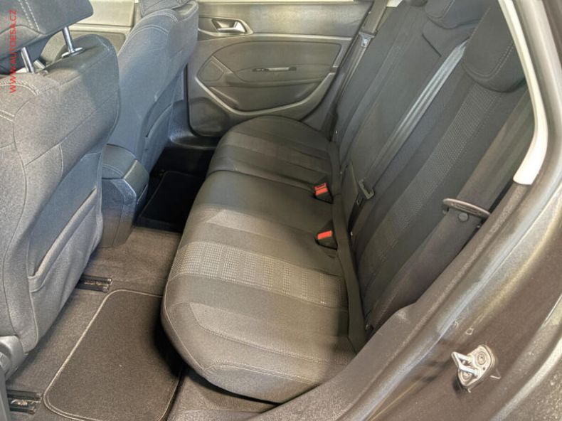 Peugeot 308 - hlavní fotka