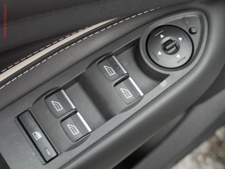 Ford Kuga - hlavní fotka