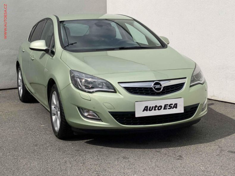 Opel Astra - hlavní foto