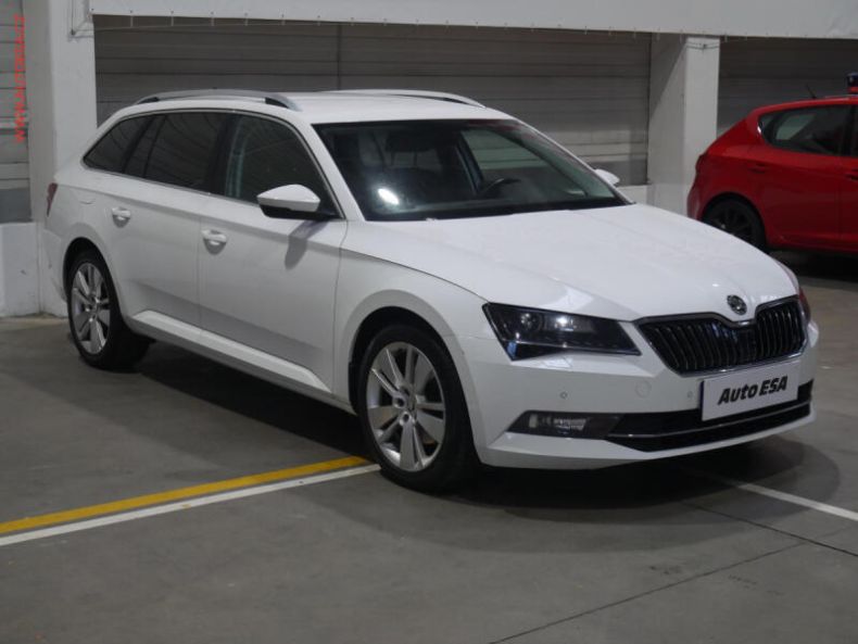 Škoda Superb - hlavní foto
