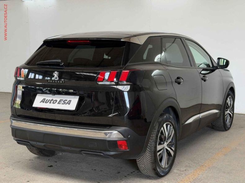 Peugeot 3008 - hlavní fotka
