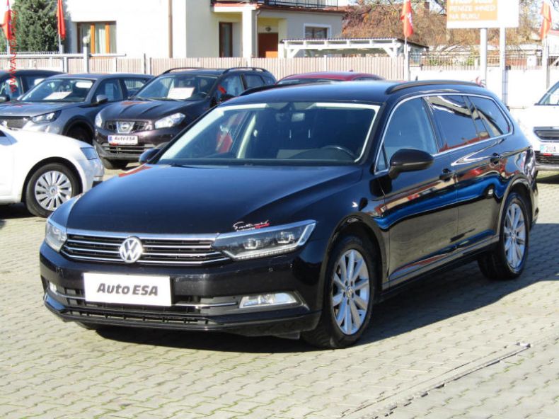 Volkswagen Passat - hlavní fotka