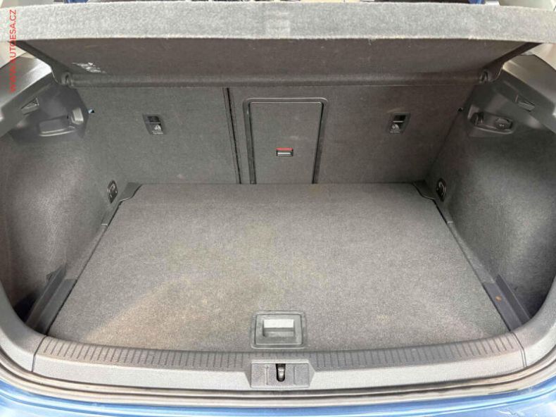 Volkswagen Golf - hlavní fotka