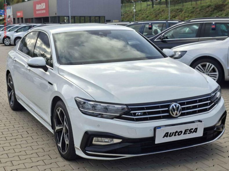 Volkswagen Passat - hlavní fotka inzerátu