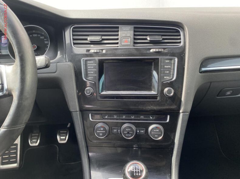 Volkswagen Golf - hlavní fotka