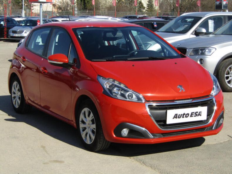 Peugeot 208 - hlavní foto