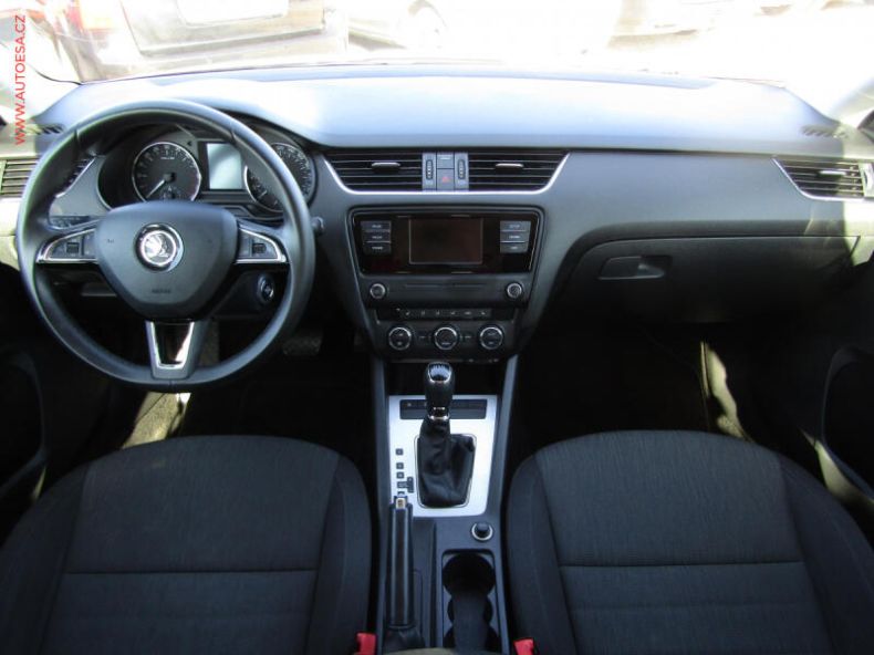 Škoda Octavia - hlavní fotka