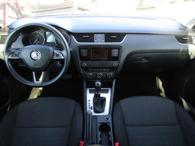 Škoda Octavia - hlavní fotka