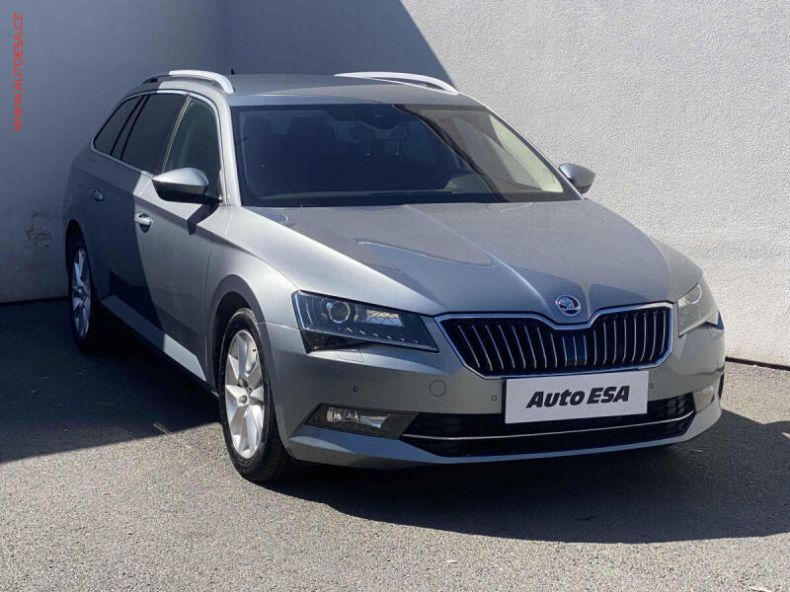 Škoda Superb - hlavní foto
