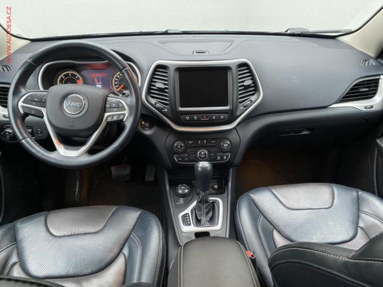 Jeep Cherokee - hlavní fotka