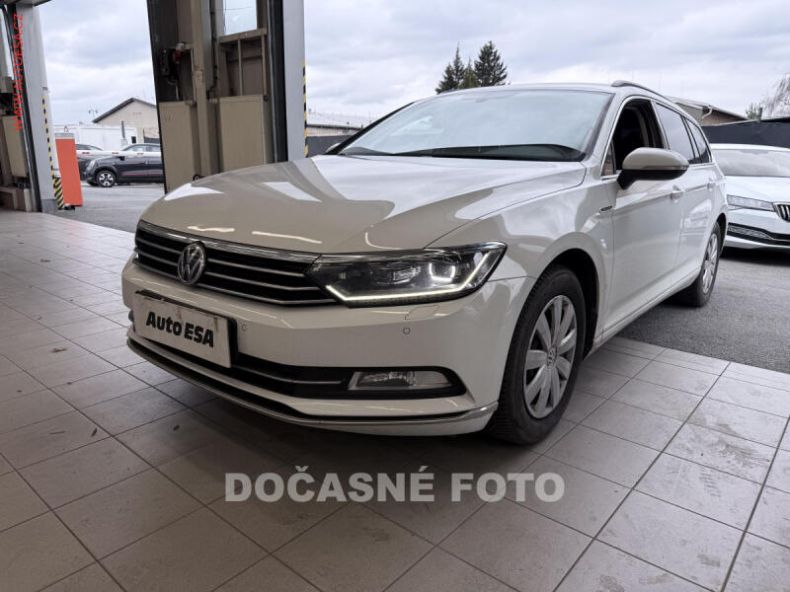 Volkswagen Passat - hlavní foto