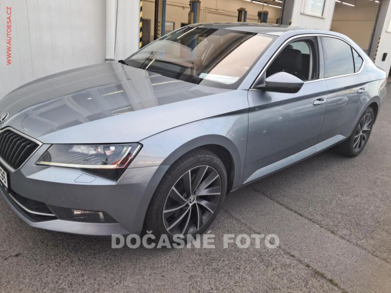 Škoda Superb - hlavní foto