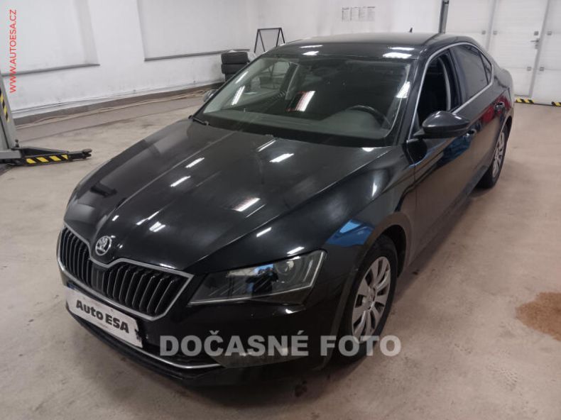 Škoda Superb - hlavní foto