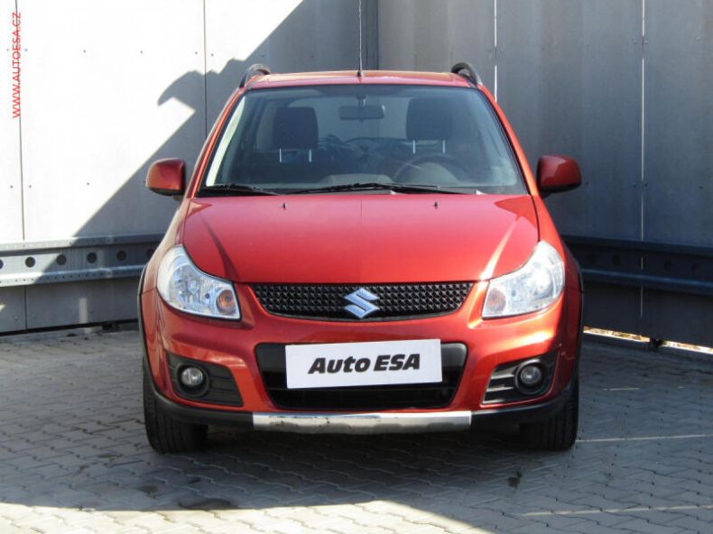 Suzuki SX4 - hlavní fotka