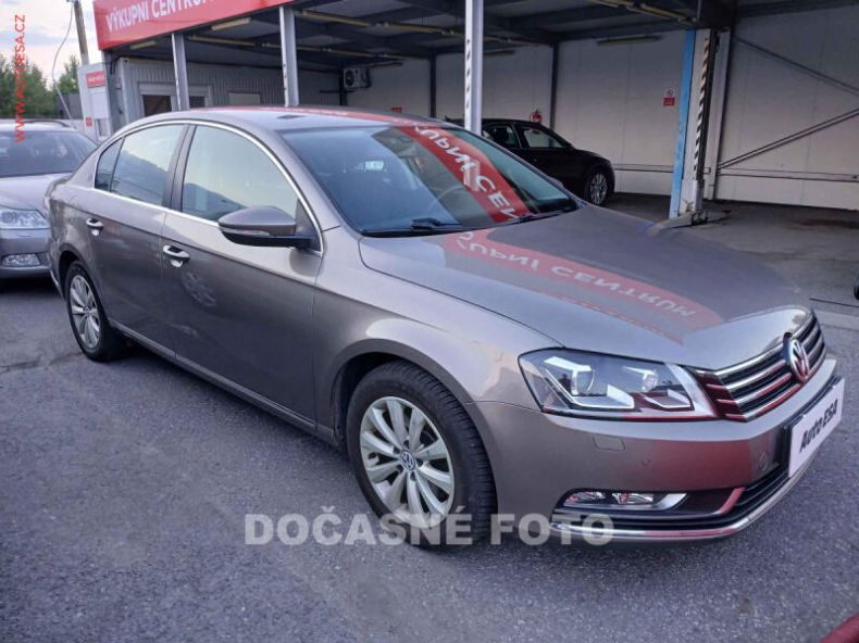Volkswagen Passat - hlavní foto