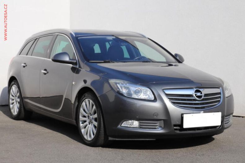 Opel Insignia - hlavní fotka