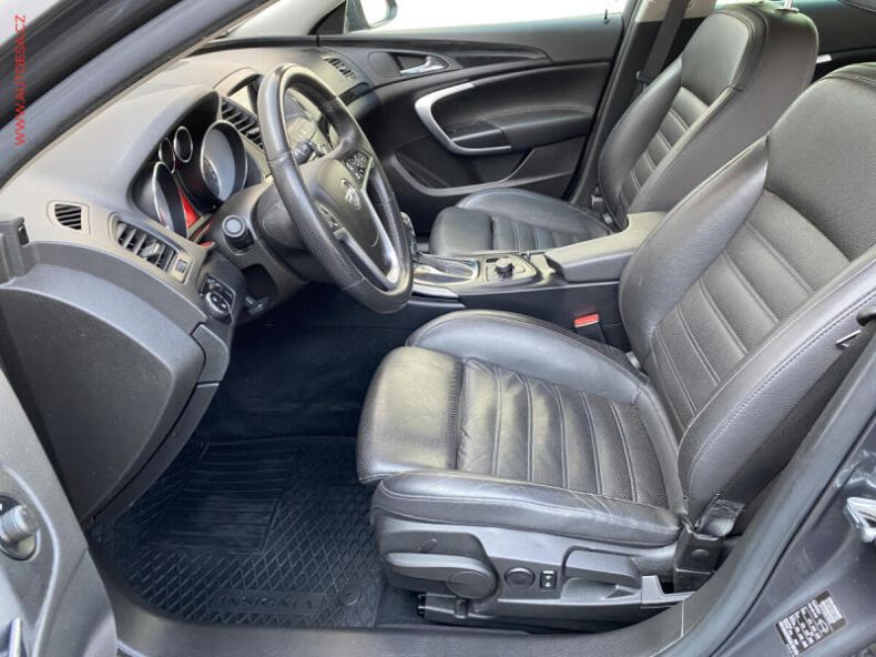 Opel Insignia - hlavní fotka