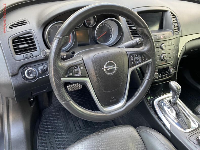 Opel Insignia - hlavní fotka
